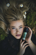 LÉLIA — modèle blonde en forêt